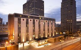 Doubletree by Hilton Milwaukee Downtown